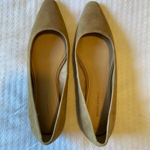 Banana Republic Tan Ballet Flats Size 9